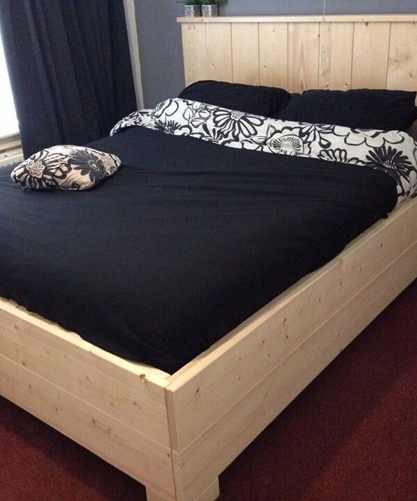 Bed nieuw steigerhout
