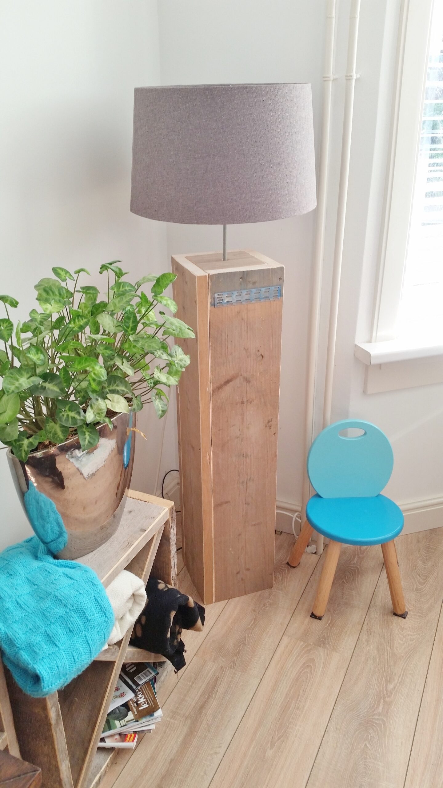 Vloerlamp lamp zuil lamp steigerhout