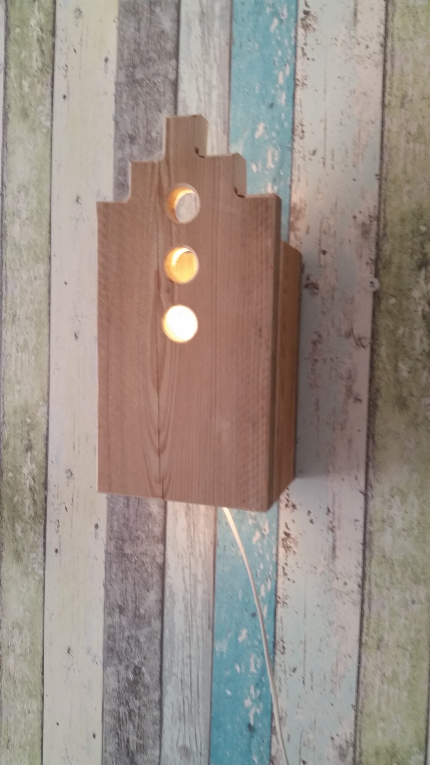 Wandlamp steigerhout huisje