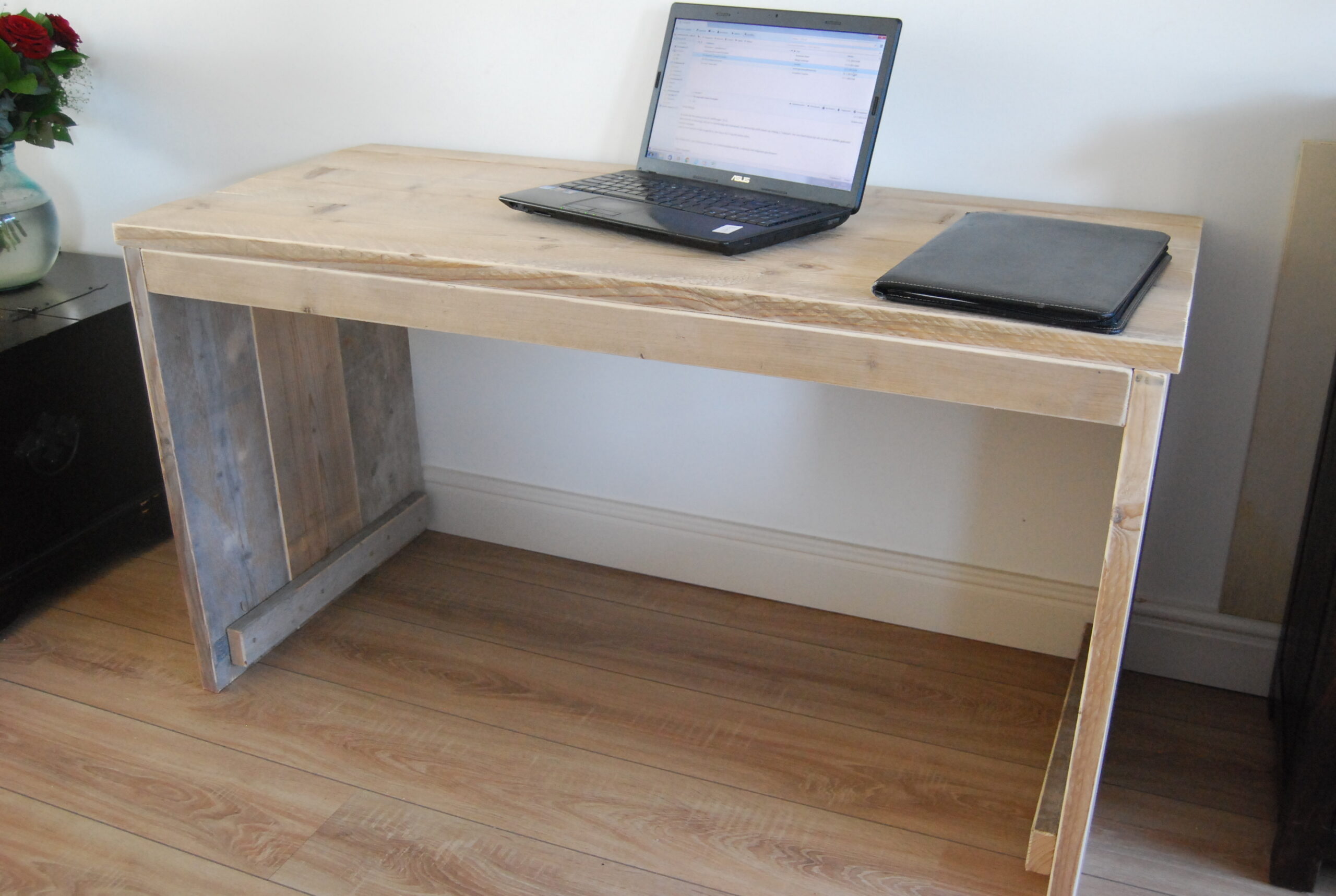 bureau gebruikt steigerhout