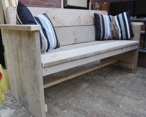 Tuinbank gebruikt steigerhout