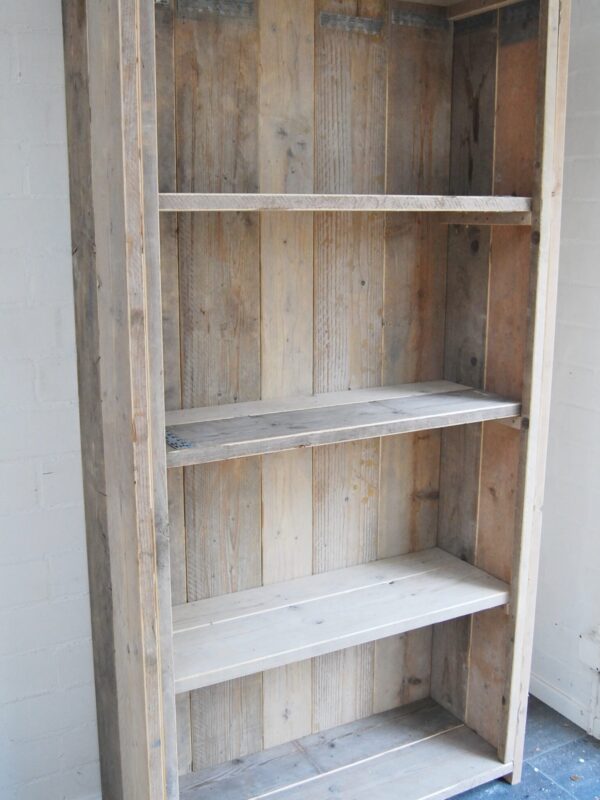 Boekenkast oud steigerhout Boekenkast gebruikt steigerhout