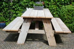 Picknicktafel gebruikt steigerhout