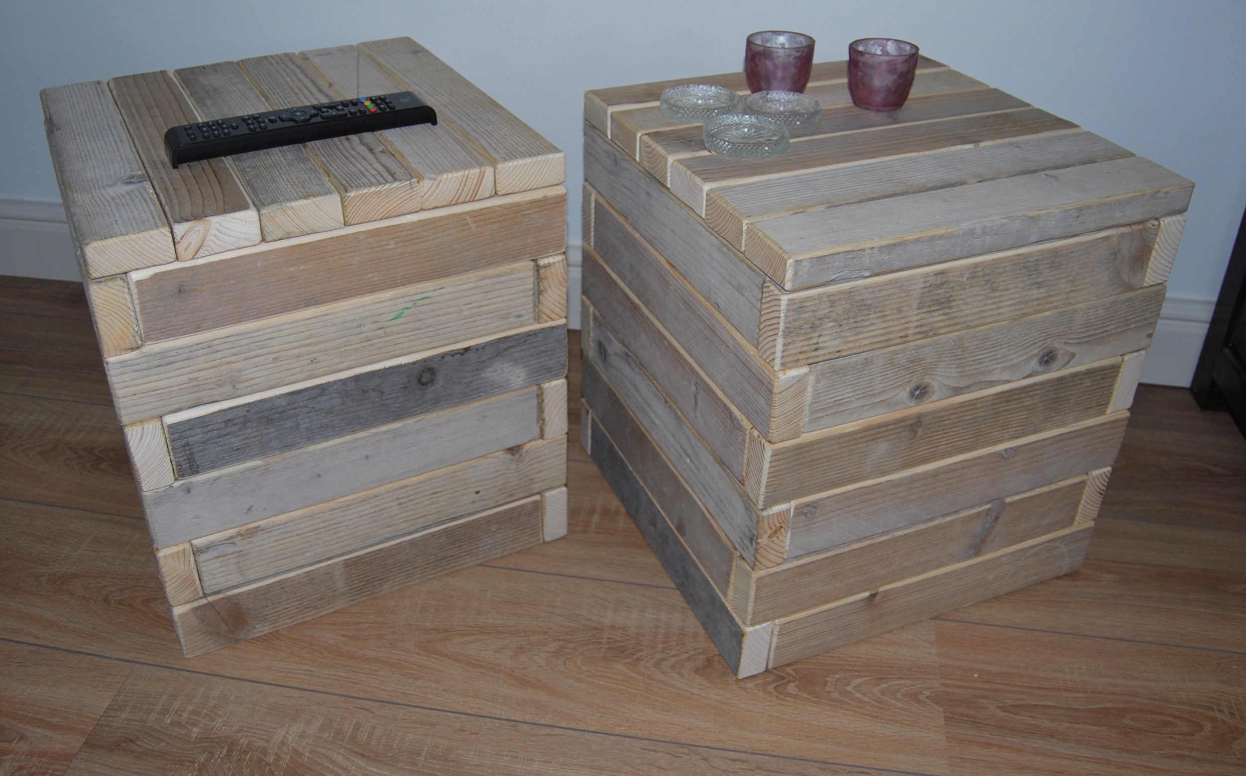 Kubus poef hocker gebruikt steigerhout
